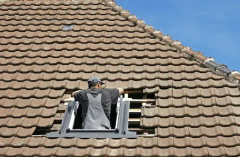 Pose de velux - Saint-Genest-Lerpt